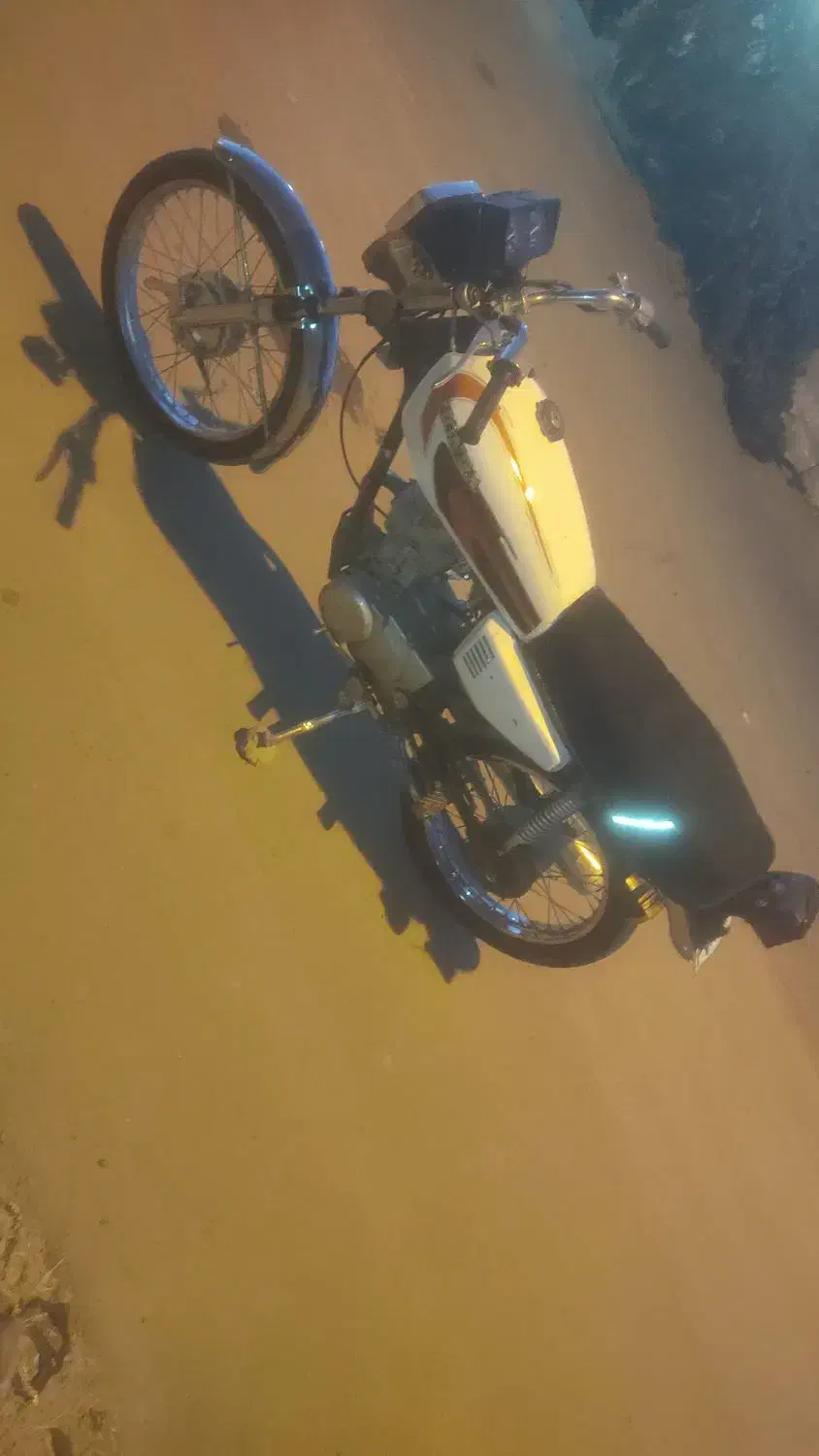 هوندا ۱۲۵|موتورسیکلت|بافت, |دیوار