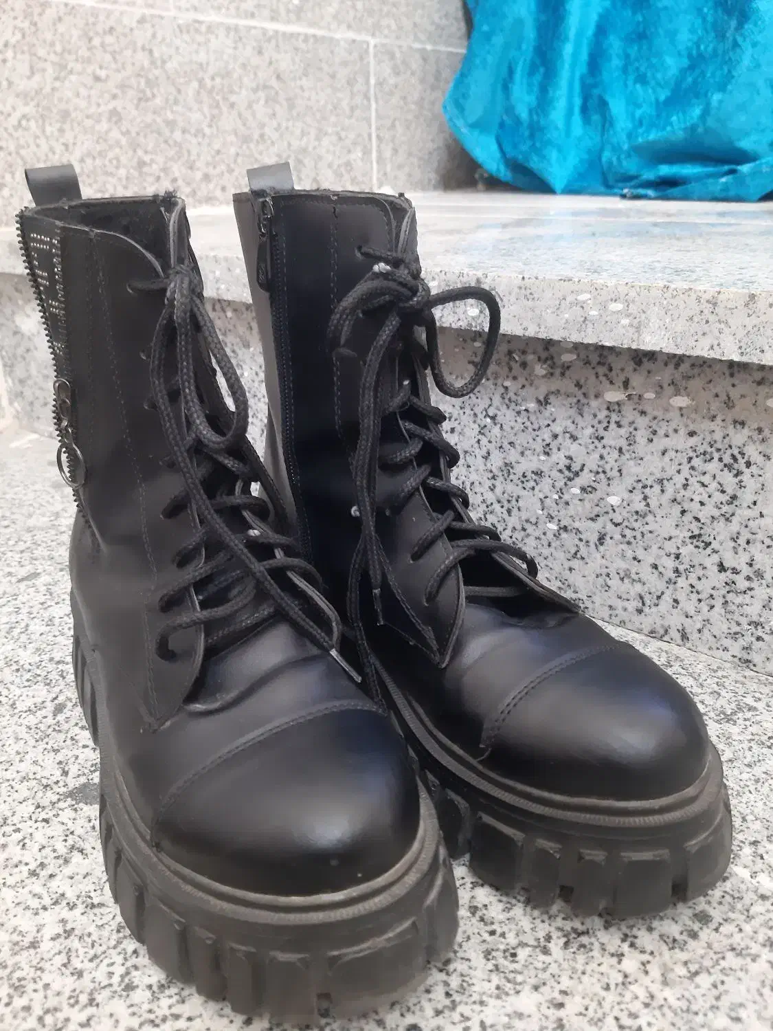 لباس نو|لباس|فلارد, |دیوار