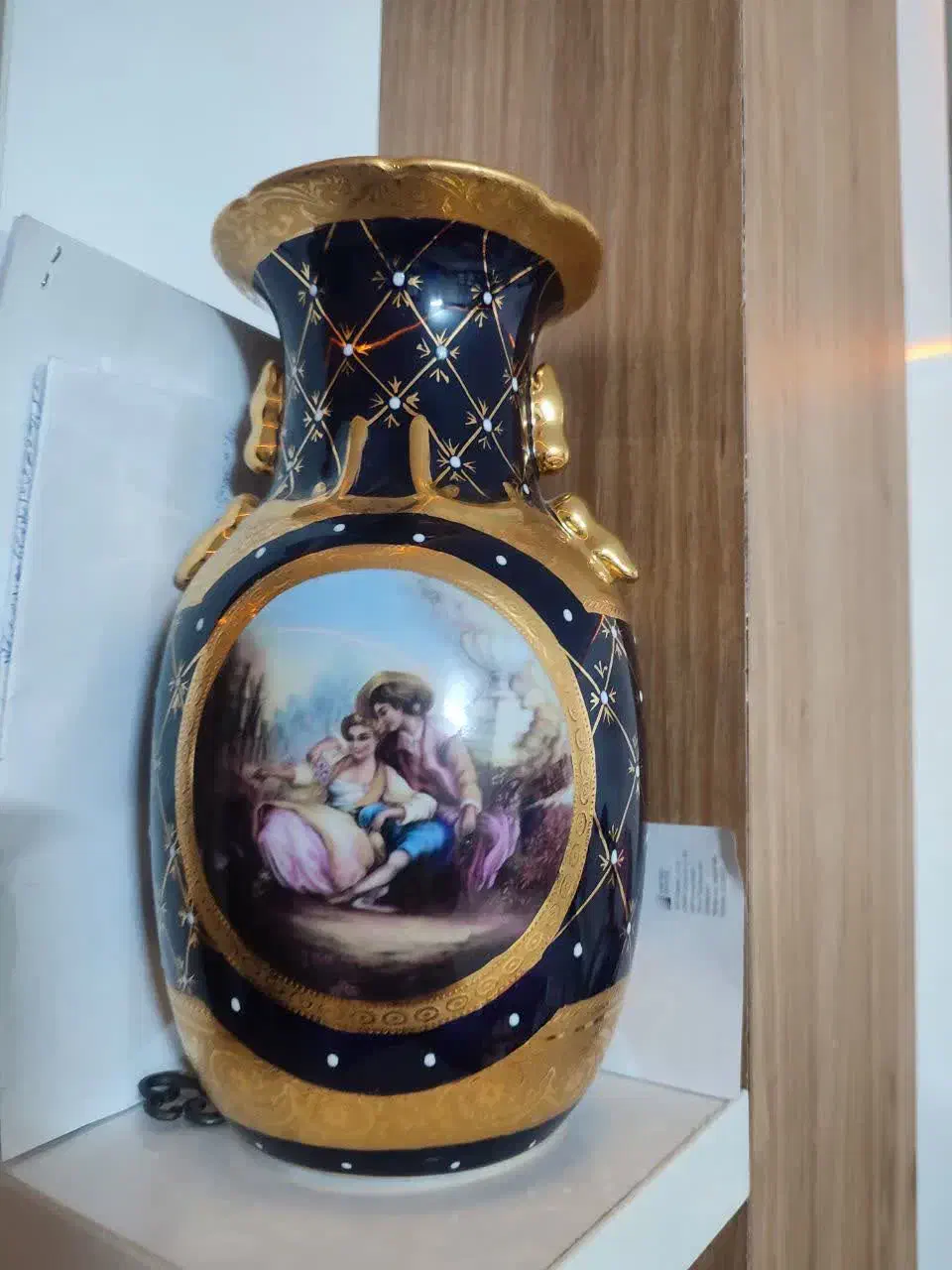 گلدان سورمه ای|کلکسیون اشیاء عتیقه|یزد, |دیوار