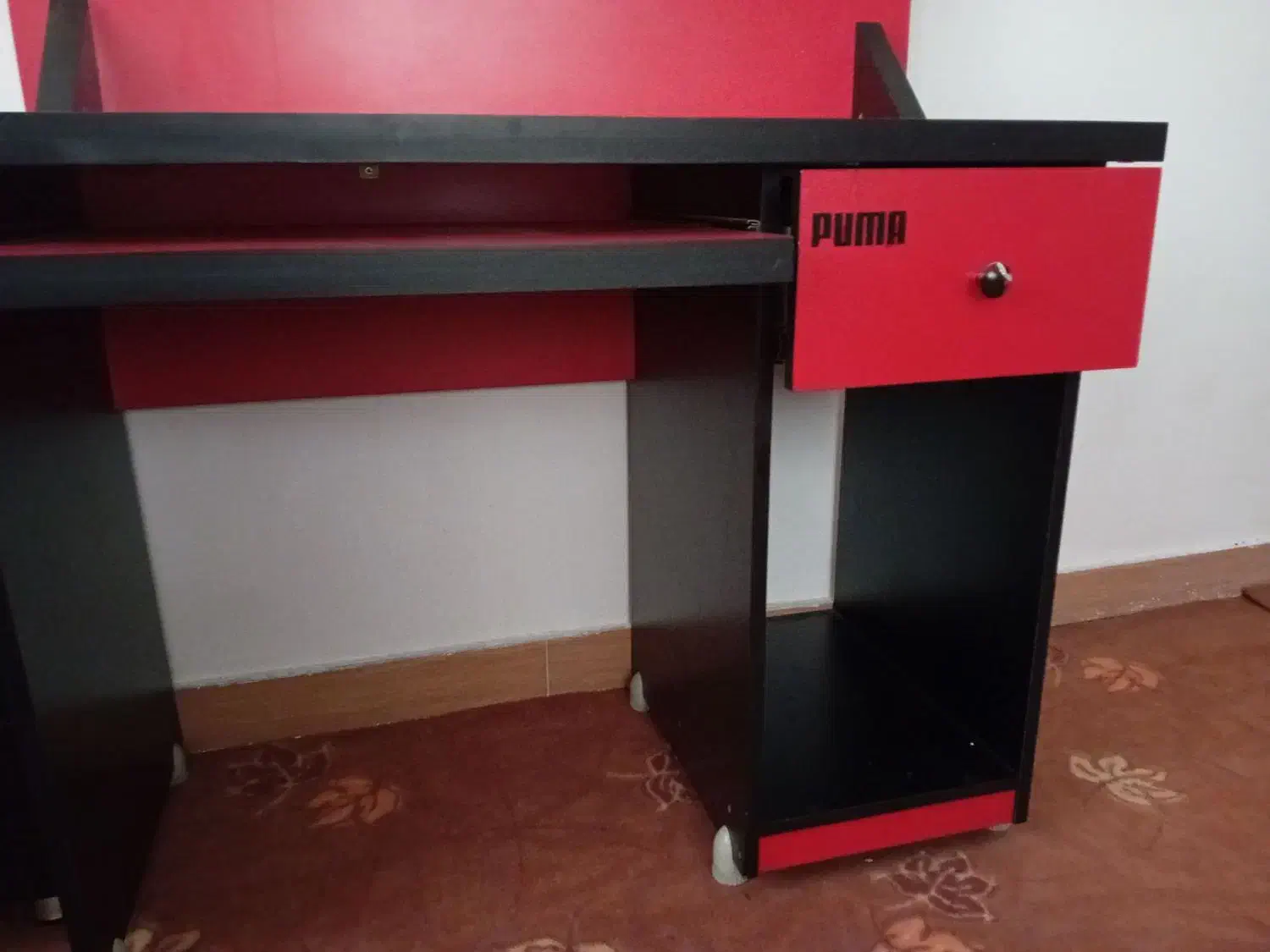 میز کامپیوتر  قفسه دار|میز تحریر و کامپیوتر|تالش, هشتپر|دیوار