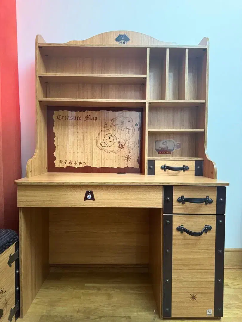 سرویس تخت خواب و کمد و میز مطالعه|تخت و صندلی بچه|اصفهان, صائب|دیوار