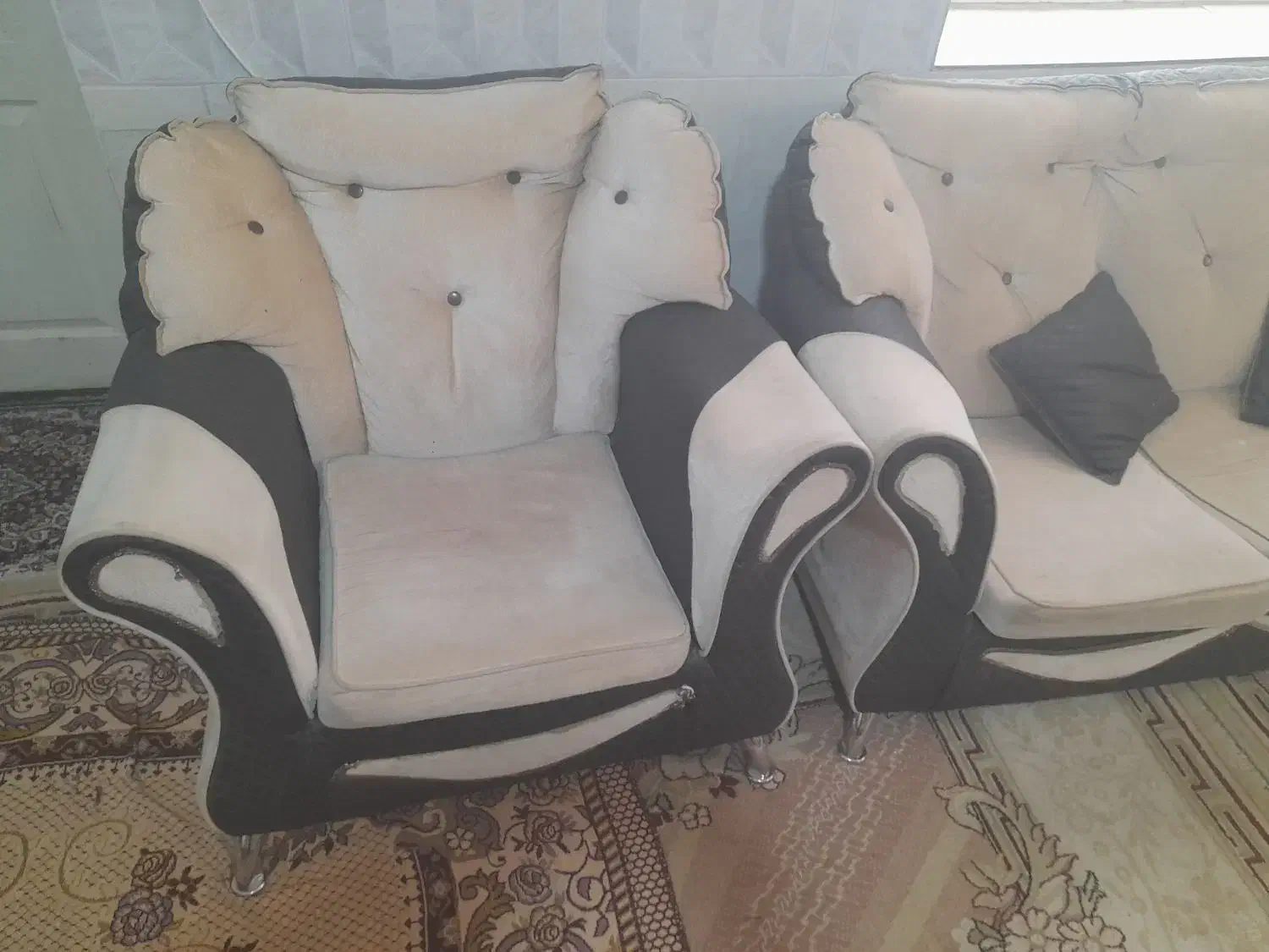 مبل و فرش رنگ کرمی قهوه ای ست|فرش|تربت جام, یحیی آباد|دیوار