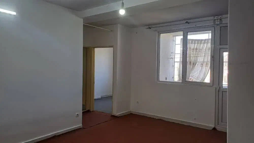 واحد تجاری درخیابان امام ساختمان ممتاز ۷۵ متر|فروش دفتر کار، اتاق اداری، مطب|زنجان, |دیوار