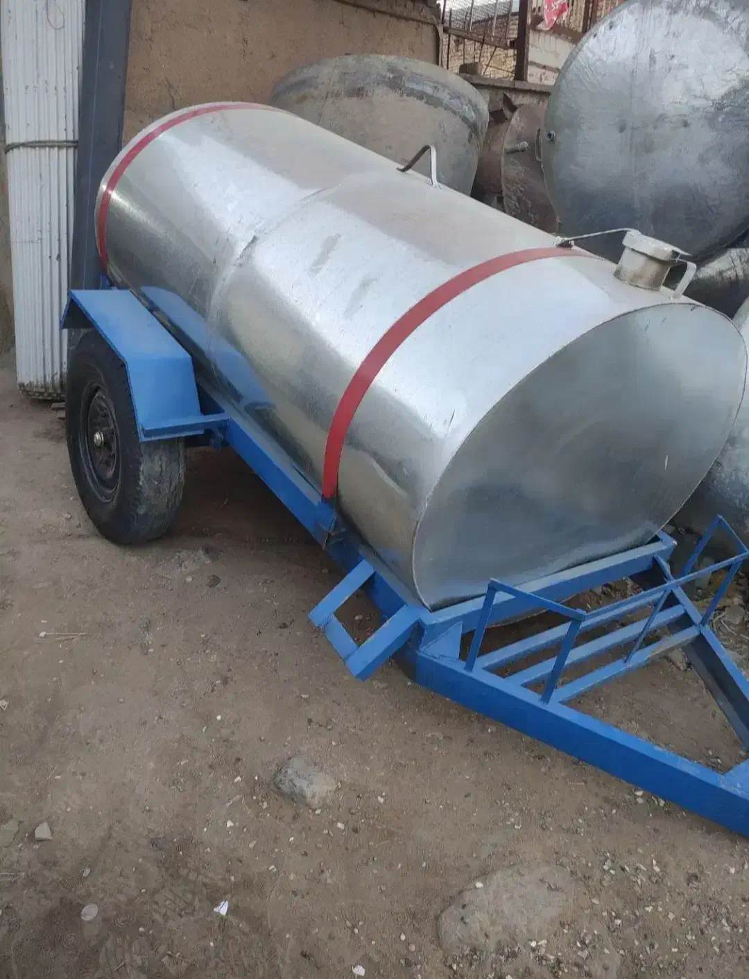 تانکر چرخدار|مصالح و تجهیزات ساختمان|کبودرآهنگ, |دیوار