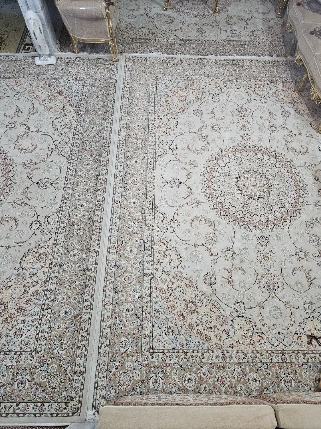 فرش کرمی تمیز|فرش|جوین, |دیوار