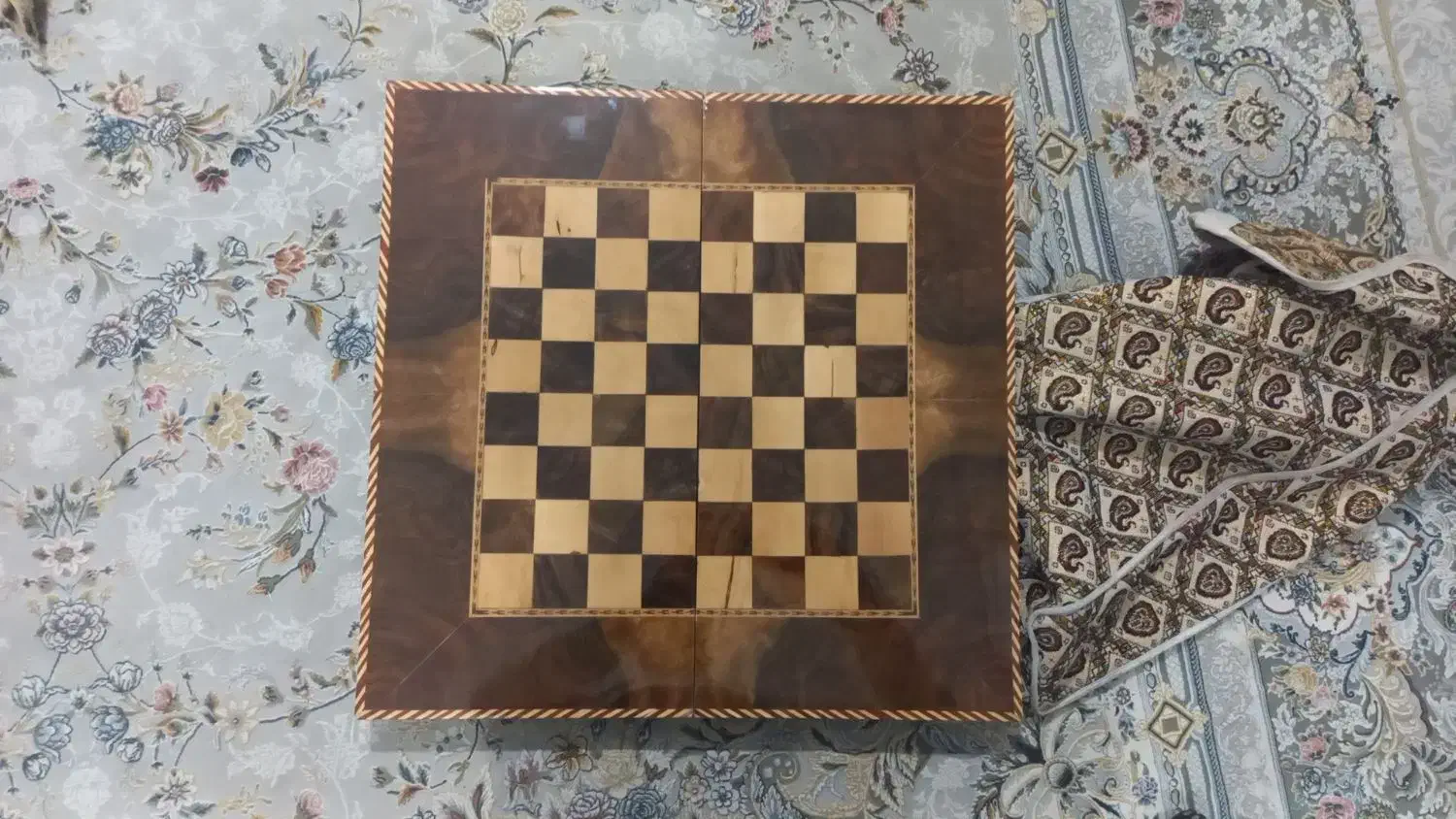 تخته نرد|کلکسیون اشیاء عتیقه|کرمانشاه, |دیوار