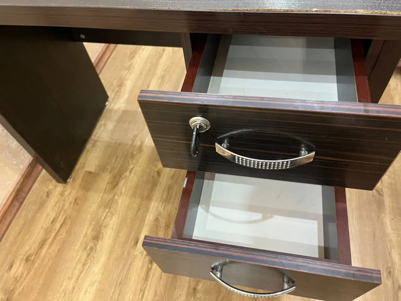 میز کار و مطالعه  به همراه میز خیاطی|میز تحریر و کامپیوتر|تبریز, |دیوار