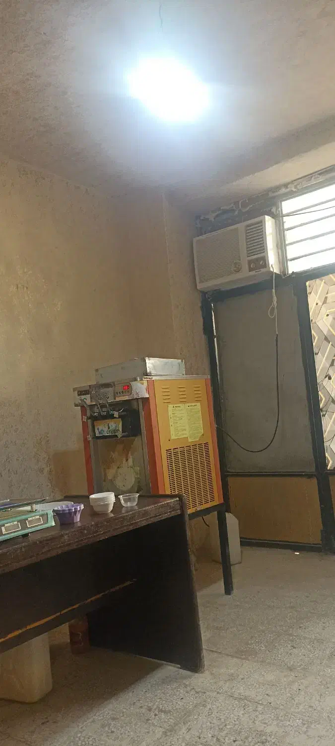 آگهی فروش مغازه بستنی فروشی|فروشگاه و مغازه|آهوران, |دیوار