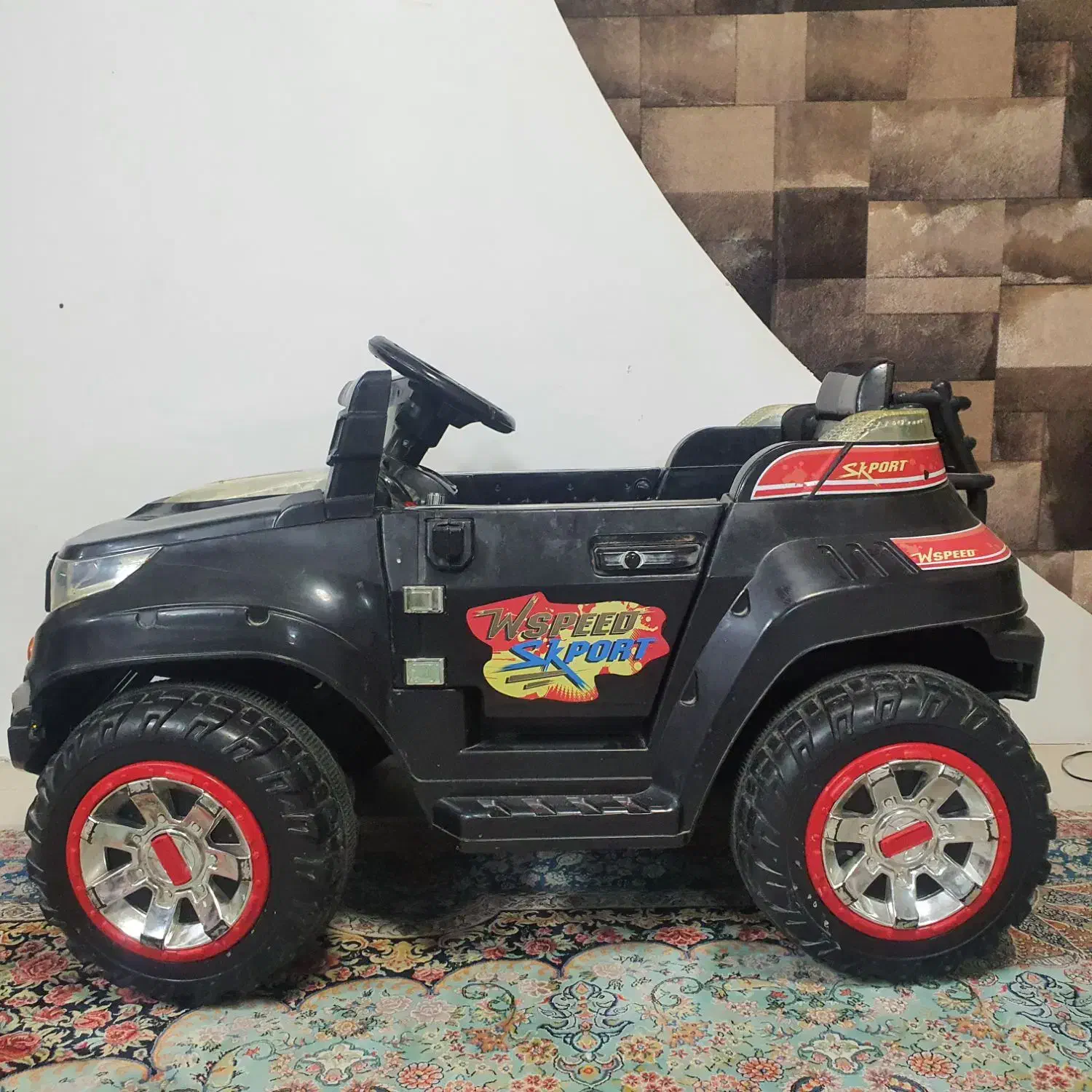 ماشین شارژی موزیکال دو موتوره|اسباب‌‌بازی|شیراز, درکی|دیوار