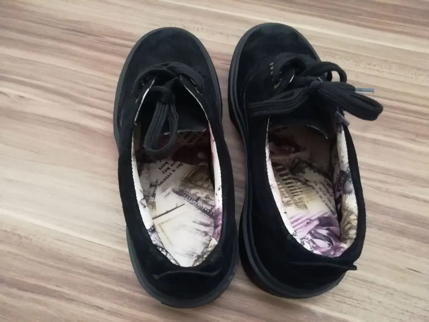 کفش|کیف، کفش، کمربند|بیرجند, |دیوار