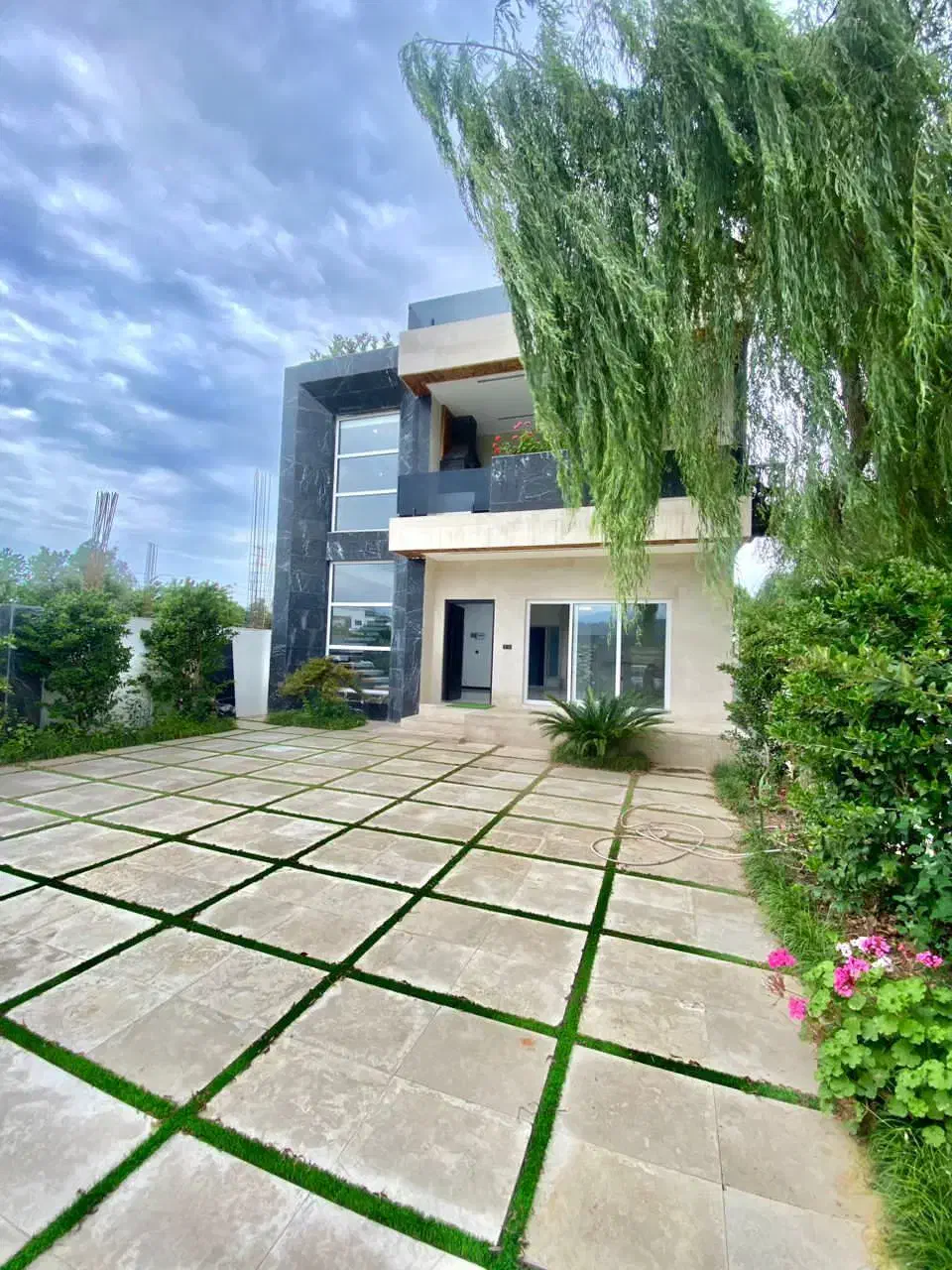 ویلا ۳۰۰متری دوبلکس با استخرداخلی سنددار|فروش خانه و ویلا|نکا, |دیوار