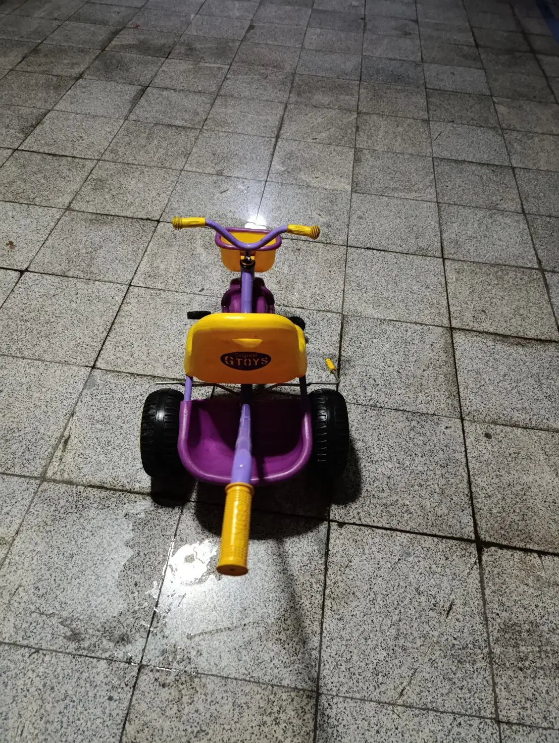 سه چرخه GTOYS سالم با دسته هدایت کننده|دوچرخه، اسکیت، اسکوتر|تهران, استقلال|دیوار