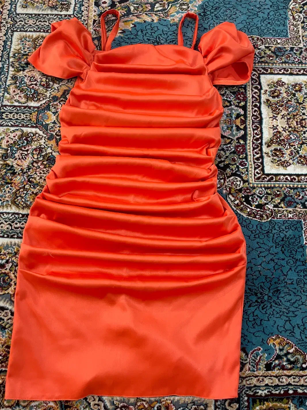 لباس مجلسی|لباس|آمل, |دیوار