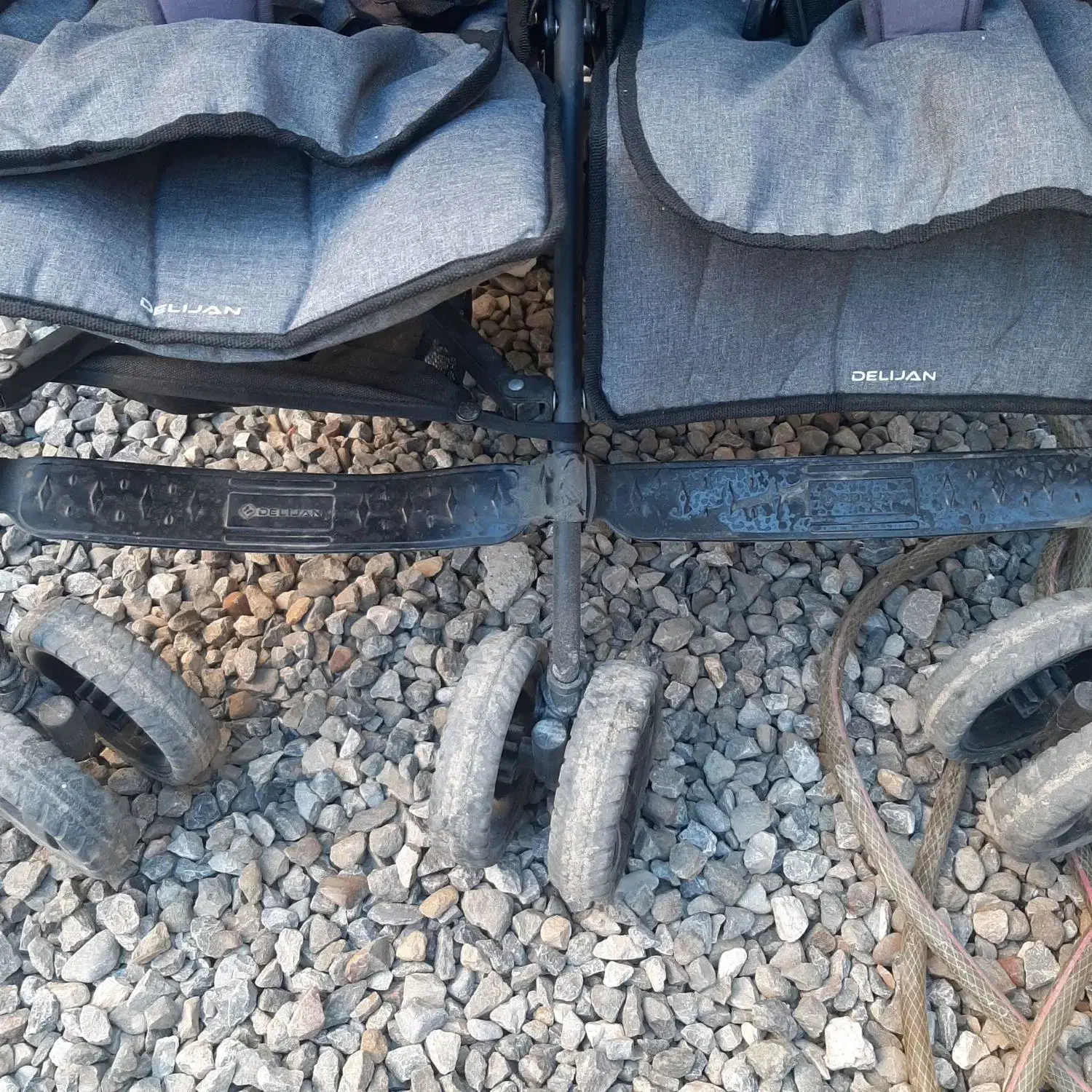 کالسکه دوقلو سالم و در حد نو قیمت توافقی|کالسکه و لوازم جانبی|گنبد کاووس, |دیوار