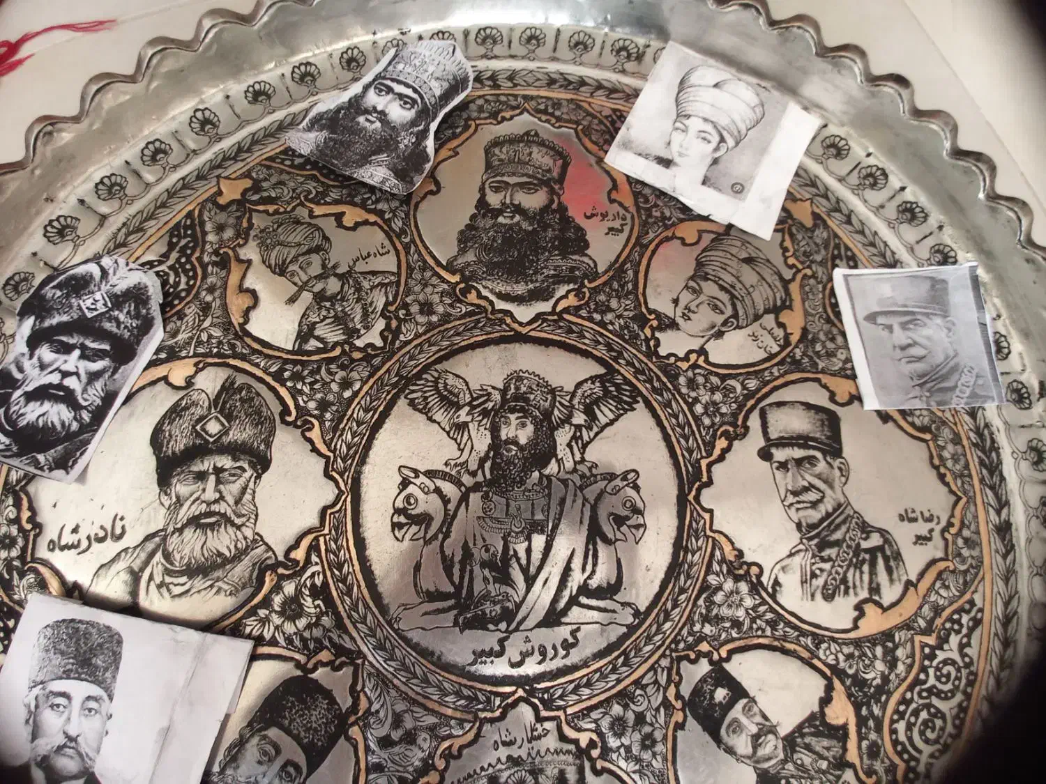 مجمع مسی قلمزنی شده هنر دست|کلکسیون و سرگرمی|ملایر, |دیوار