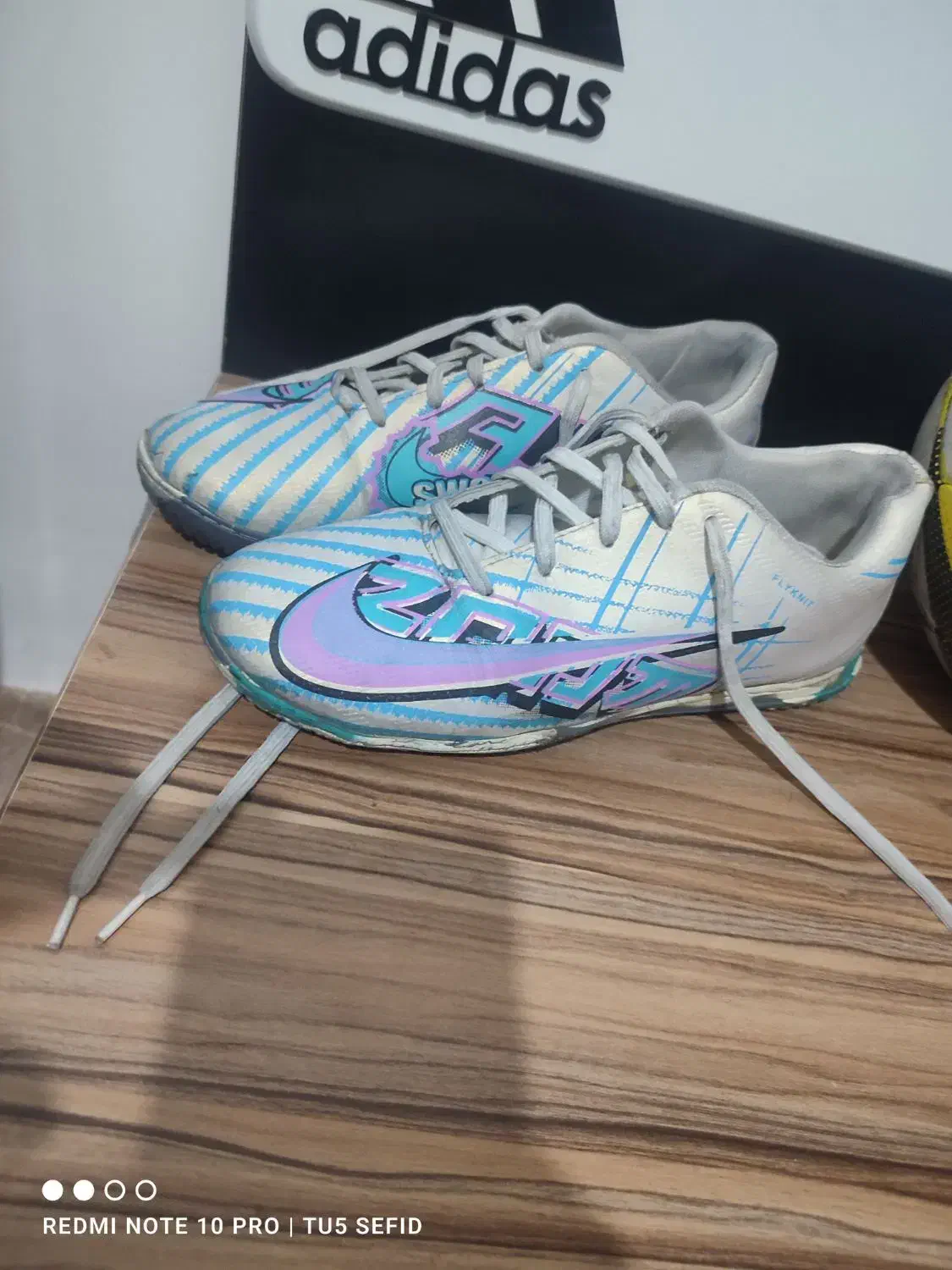 کفش فوتسال سایز 40|کیف، کفش، کمربند|اهر, |دیوار