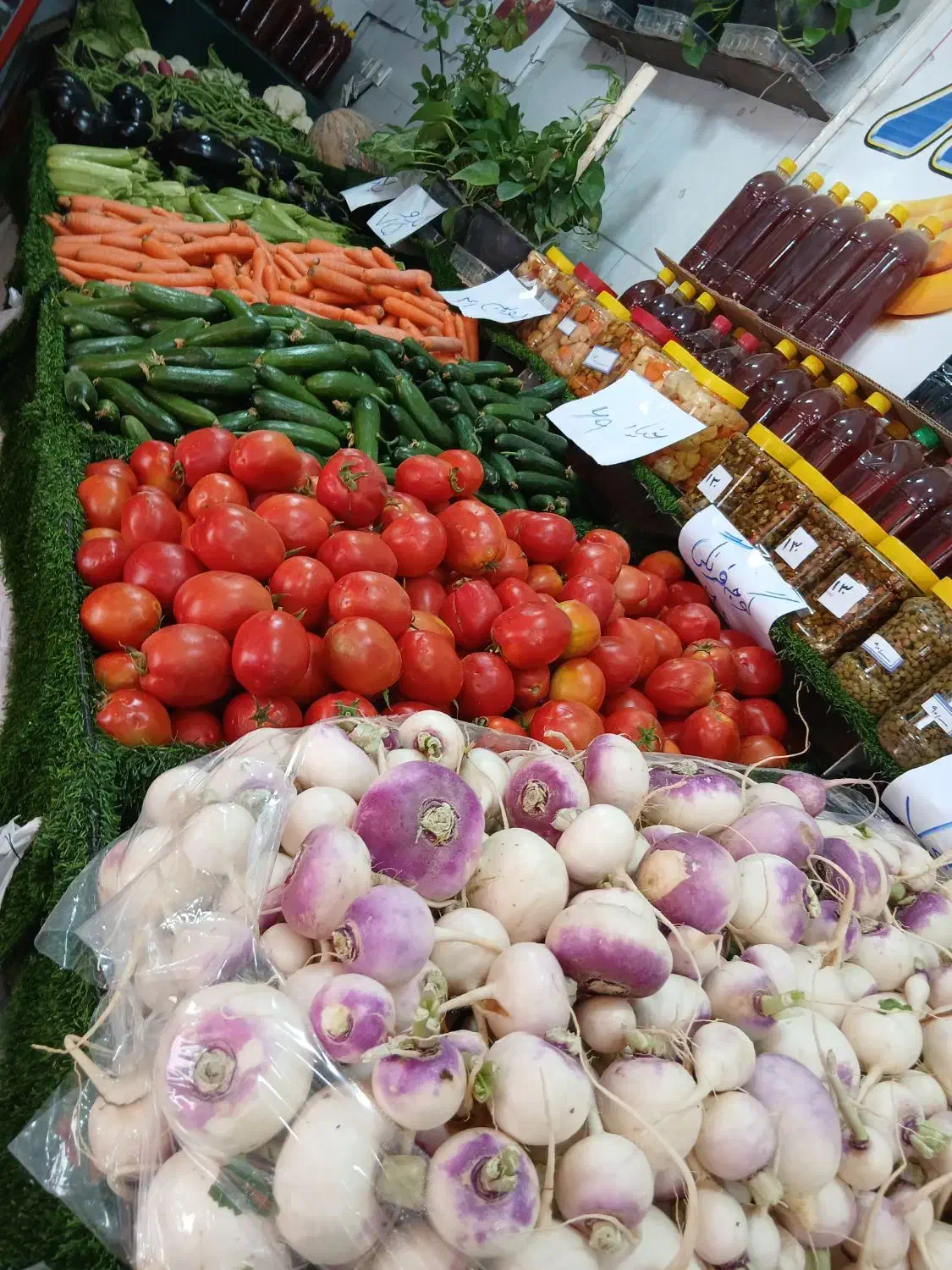 نیروبرای میوه فروشی|استخدام خدمات فروشگاه و رستوران|شیراز, صدا و سیما|دیوار