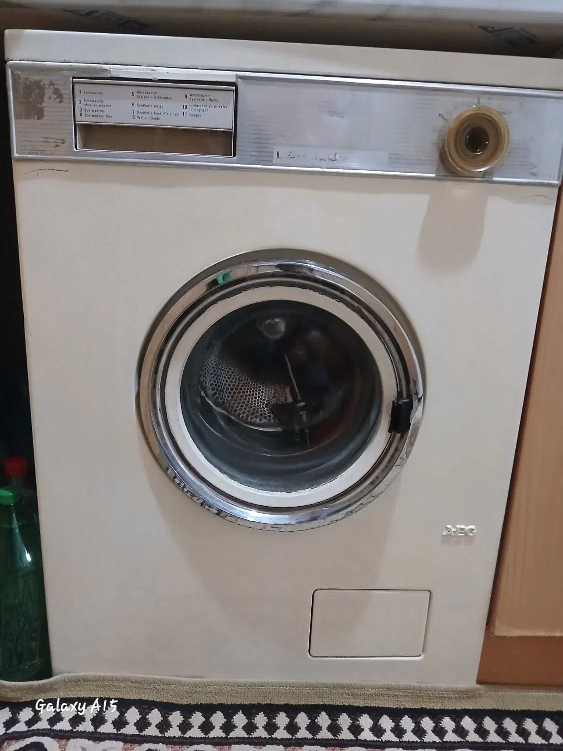 یک  عدد   ماشین لباسشویی AEG|ماشین لباسشویی و خشک‌کن لباس|بومهن, |دیوار