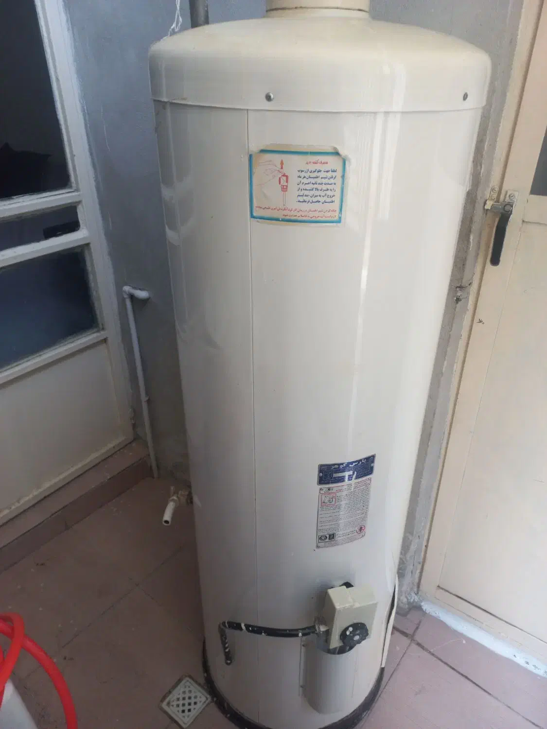 آبگرمکن ایستاده سالم|آبگرمکن، پکیج، شوفاژ|سنندج, |دیوار