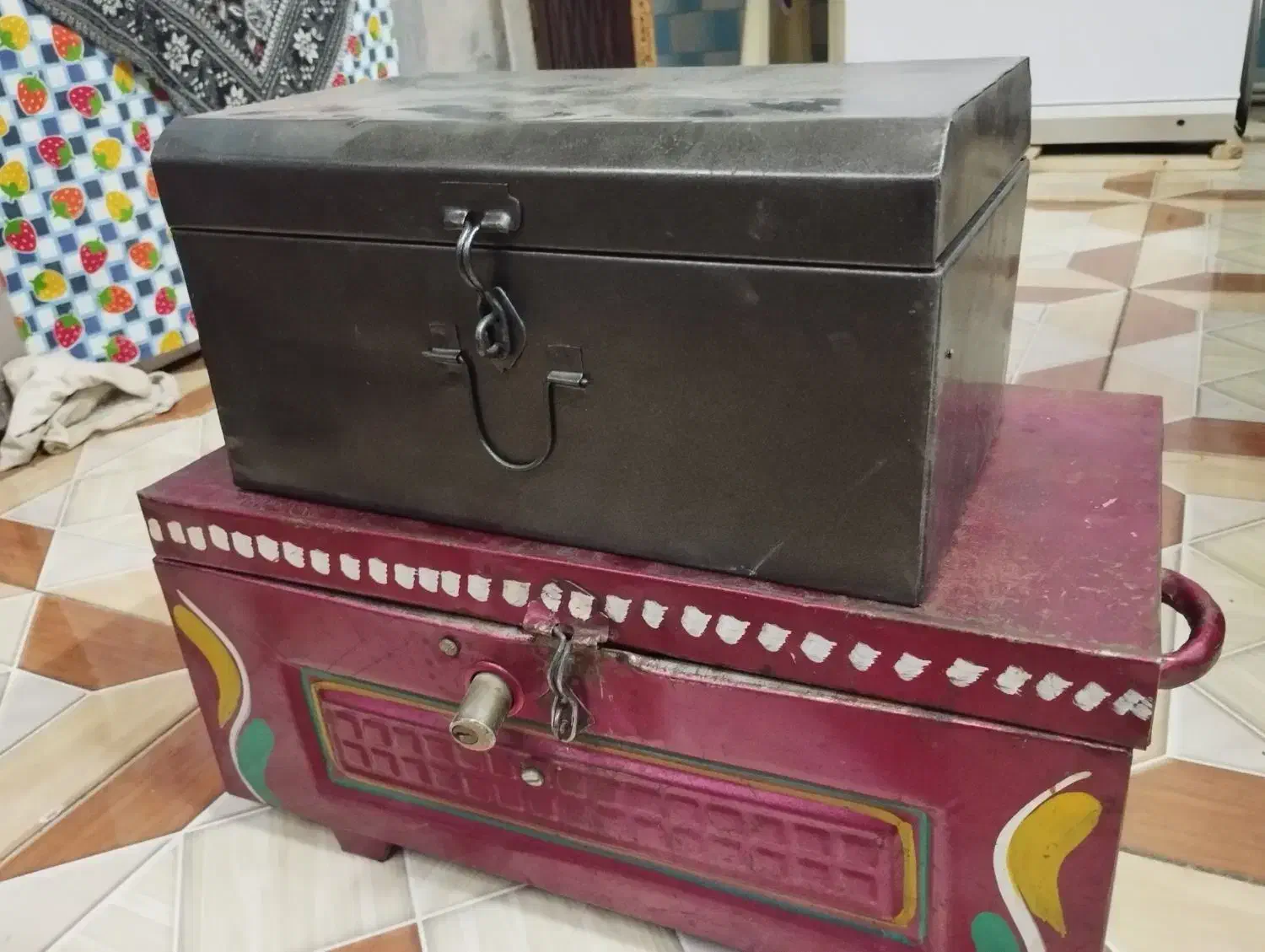 دوصندوقچه مقاوم و محکم و یک عدد شلوار مشاوره شیک|لباس|تربت جام, یحیی آباد|دیوار