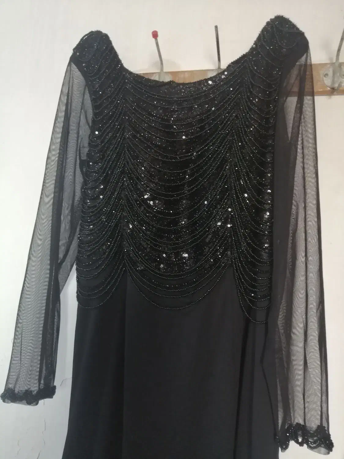 لباس مجلسی|لباس|کبودرآهنگ, |دیوار