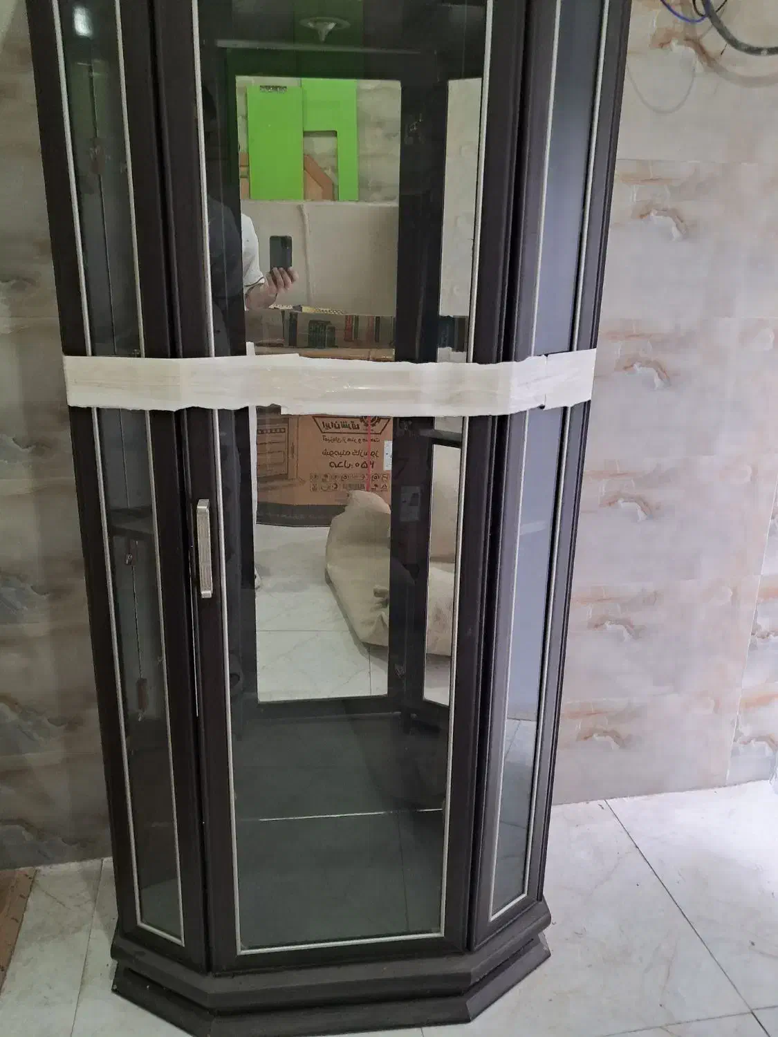 بوفه بزرگ چند طبقه|بوفه، ویترین، کنسول|صومعه‌سرا, |دیوار