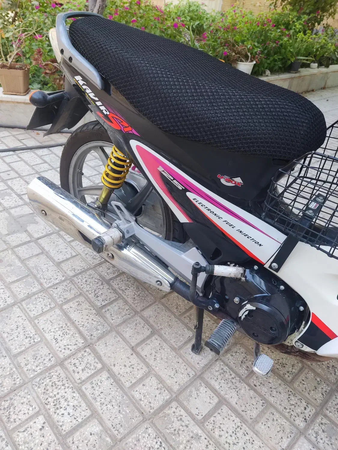 موتور طرح ویو کویر رادیسون|موتورسیکلت|اسفراین, |دیوار