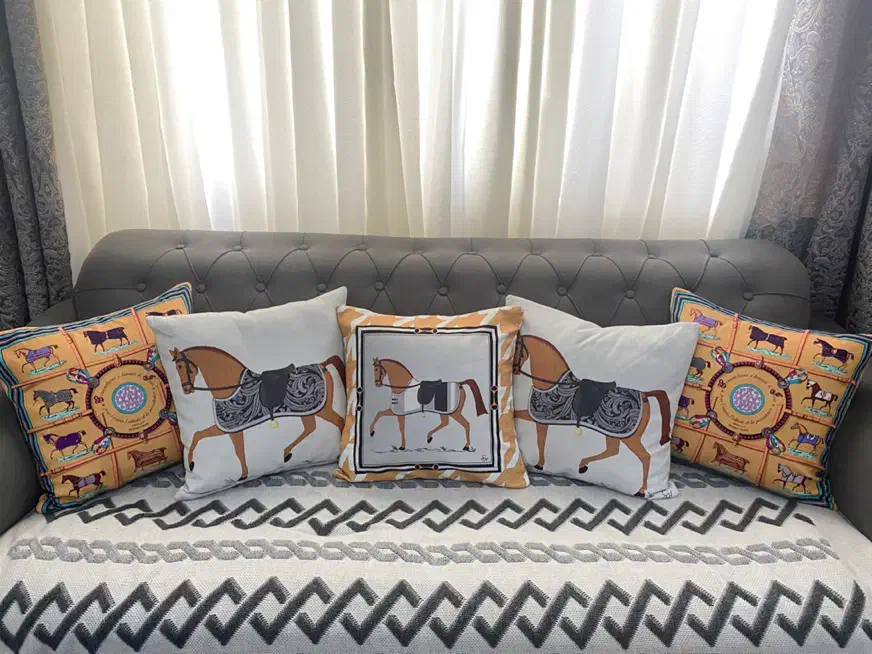 شال مبل، کوسن، رومیزی طرح مارک|پرده، رانر، رومیزی|بوشهر, |دیوار