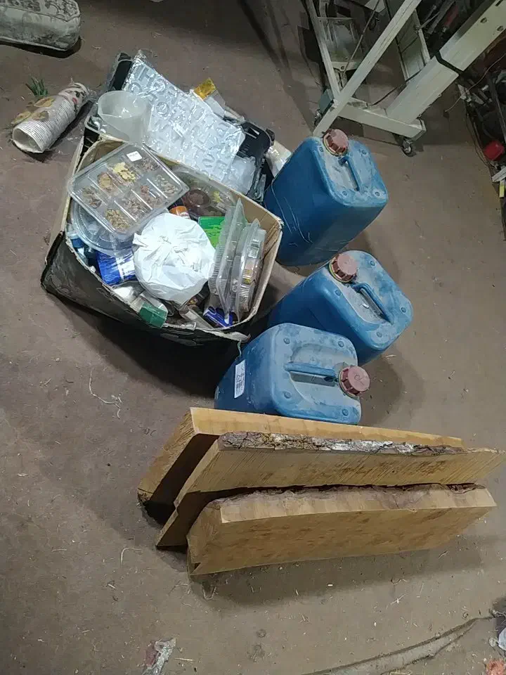 درود بر دوستان مقداری لوازم رزین|صنایع دستی و سایر لوازم تزئینی|کردکوی, |دیوار