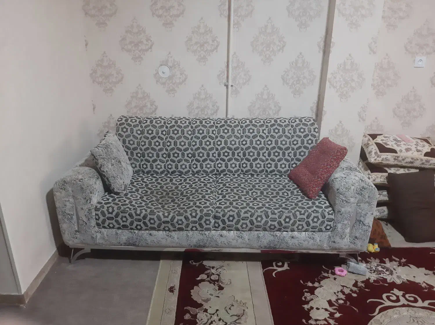 فروش مبل ۷ نفره|مبلمان خانگی و میز عسلی|دوگنبدان, |دیوار