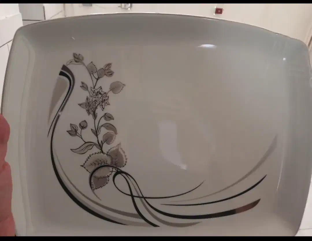 سرویس چینی و بلور|ظروف سرو و پذیرایی|نجفآباد, امیرآباد|دیوار