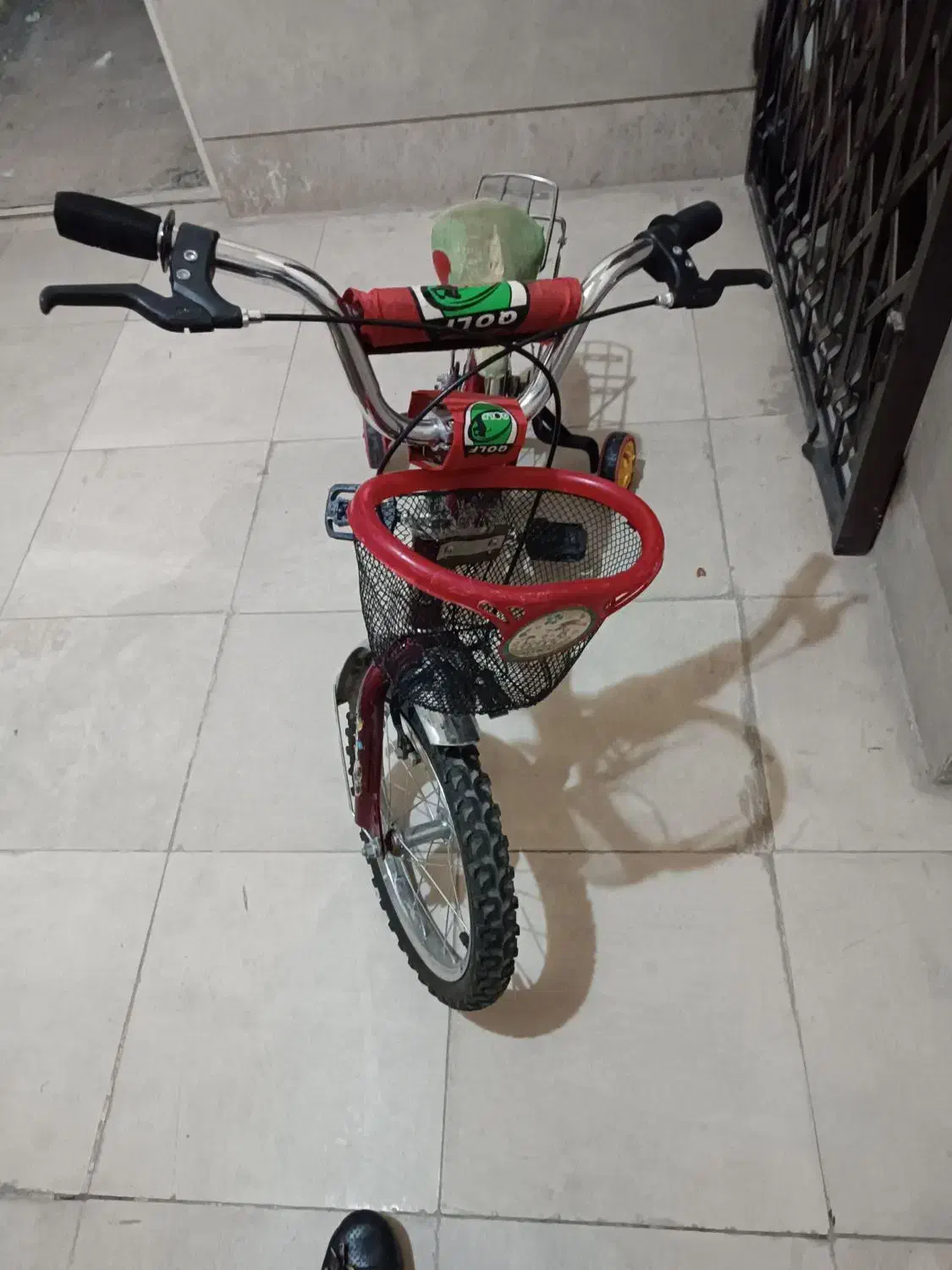 چرخ قرمز مارک گلف تمییز ونو وچرخ مشکی دماوند|دوچرخه، اسکیت، اسکوتر|گلبهار, شهر جدید گلبهار|دیوار