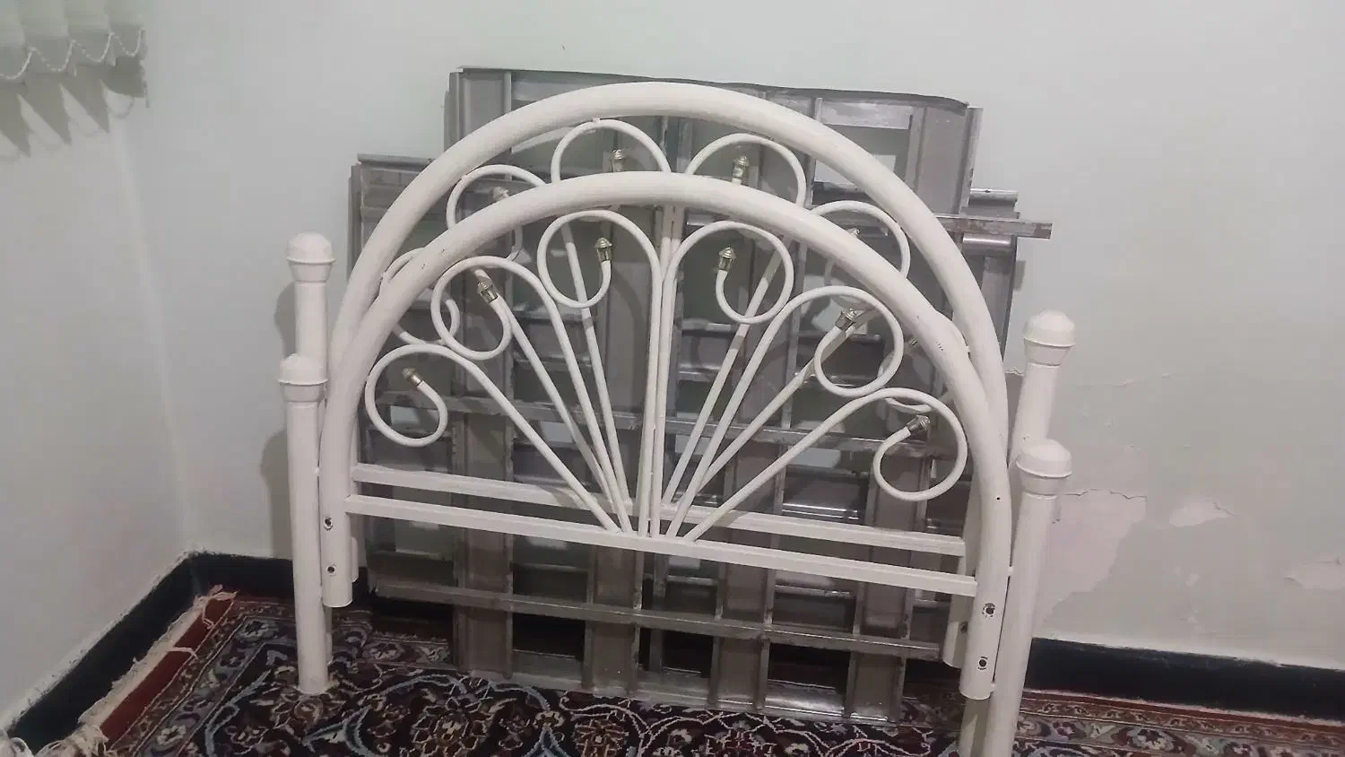 تخت یک نفره فلزی|تخت و سرویس خواب|کرمانشاه, |دیوار