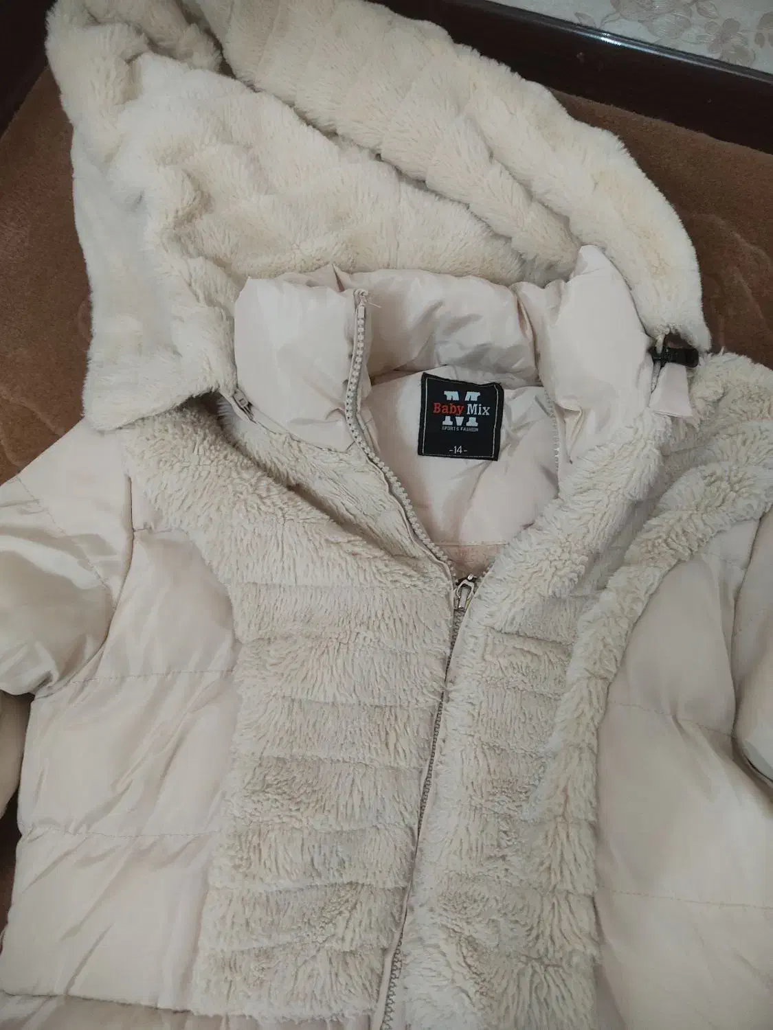 کاپشن کرم رنگ|کفش و لباس بچه|خمینی‌شهر, |دیوار