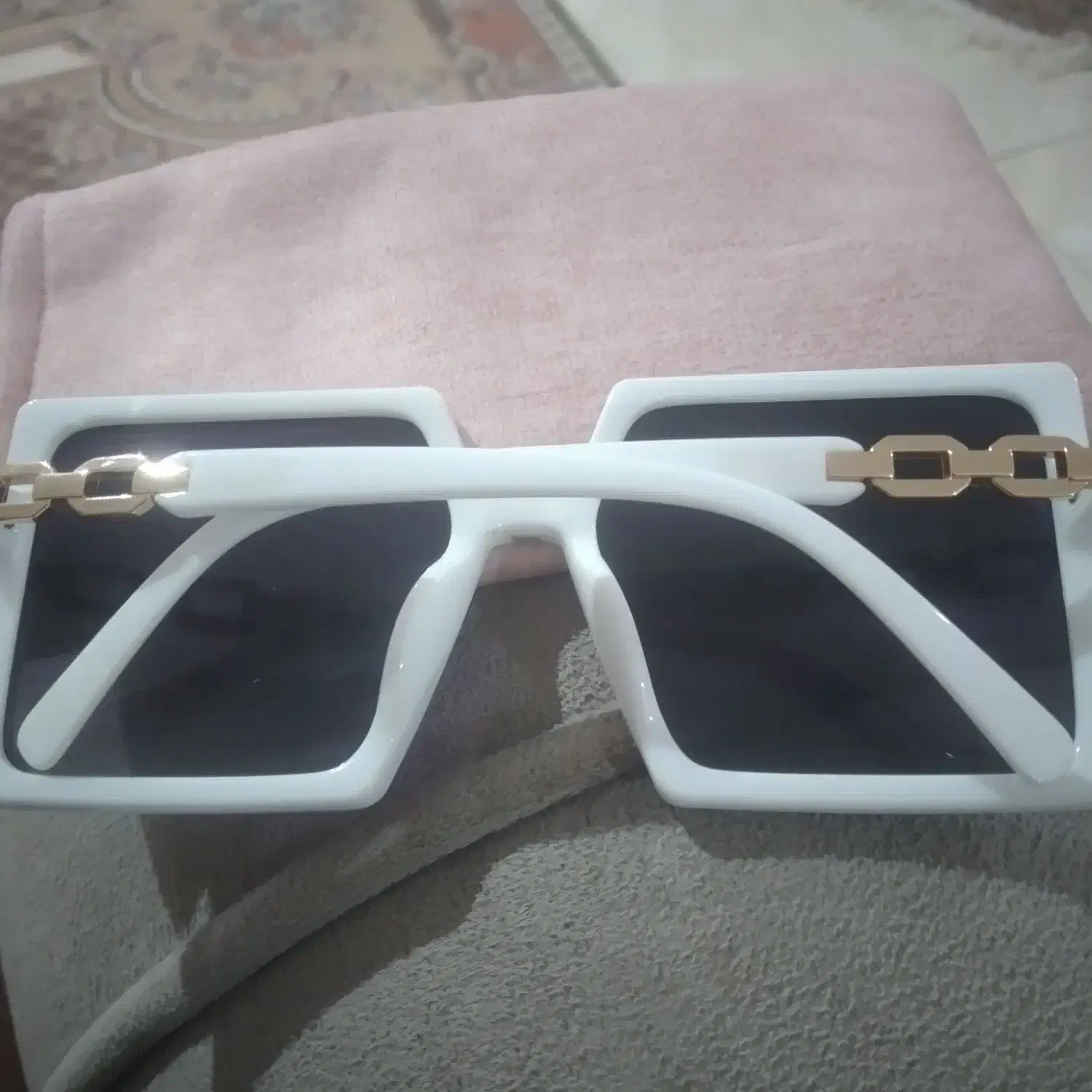 عینک آفتابی یه بار استفاده شده|زیورآلات و اکسسوری|ارومیه, |دیوار