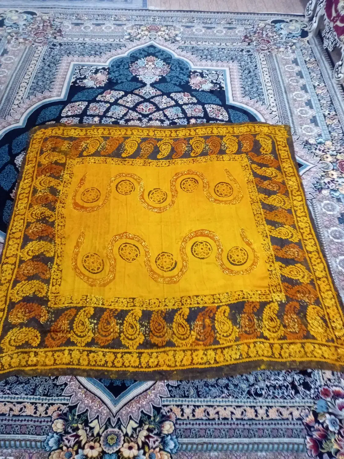 تسبیح شاه مقصود و یایلیق قدیمی|کلکسیون اشیاء عتیقه|بیله سوار, |دیوار