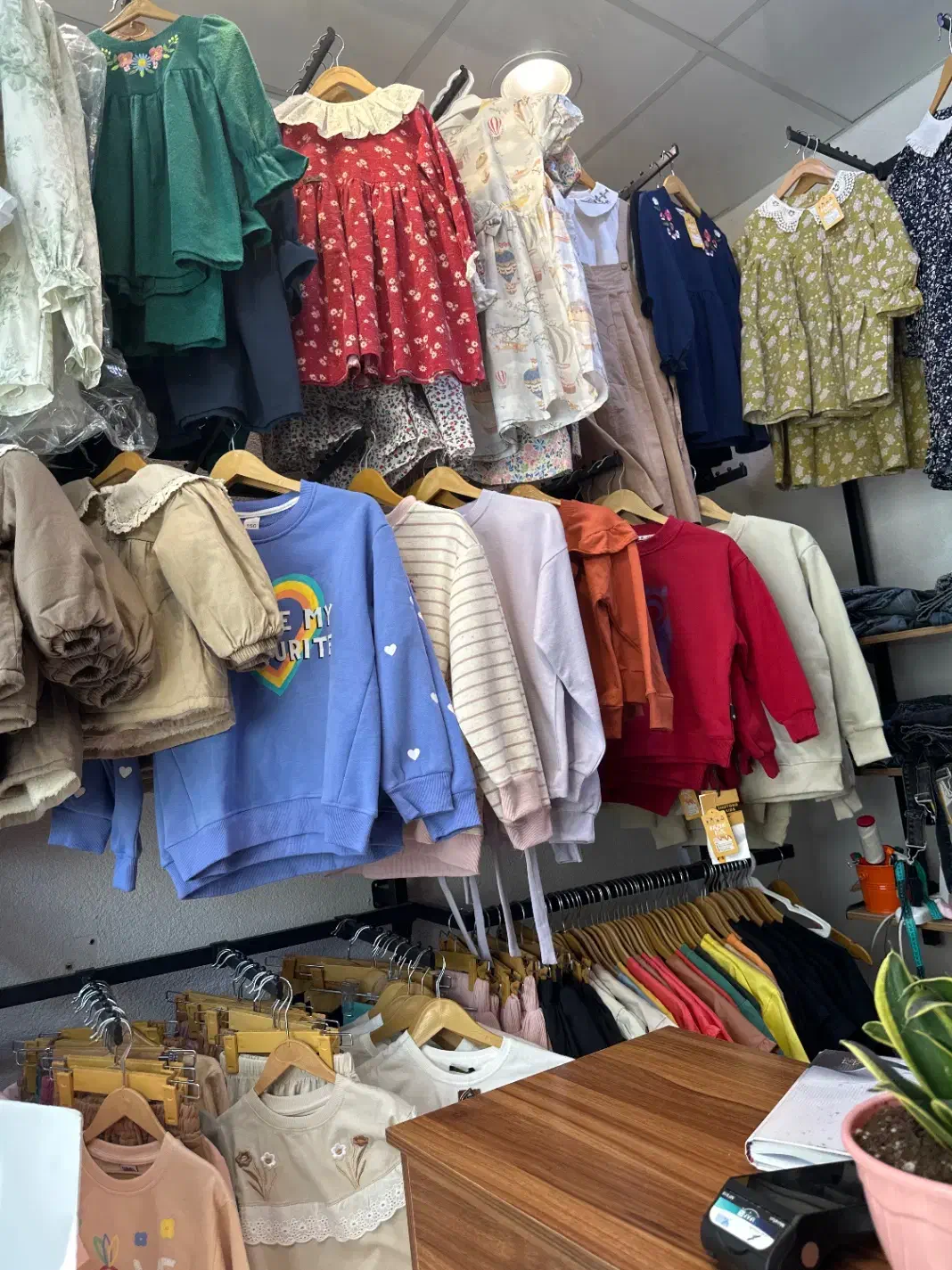 فروشگاه لباس کودک و نوجوان|استخدام خدمات فروشگاه و رستوران|قم, باجک دو|دیوار