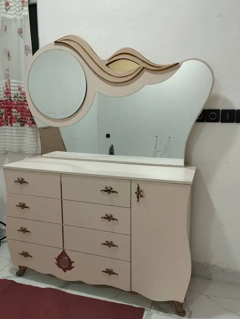 میز ارایشی شیک و نو نو|تخت و سرویس خواب|آبادان, |دیوار