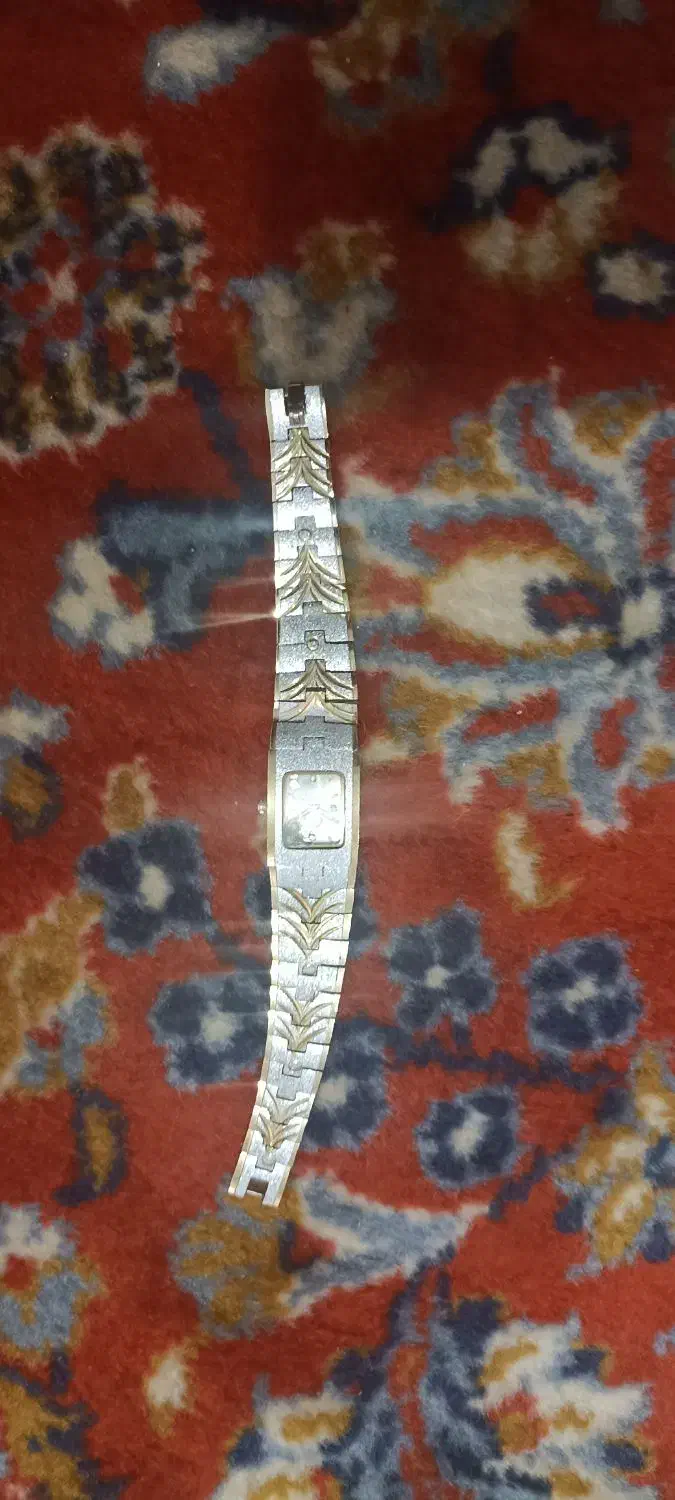 ساعت|ساعت|قم, دروازه ری|دیوار