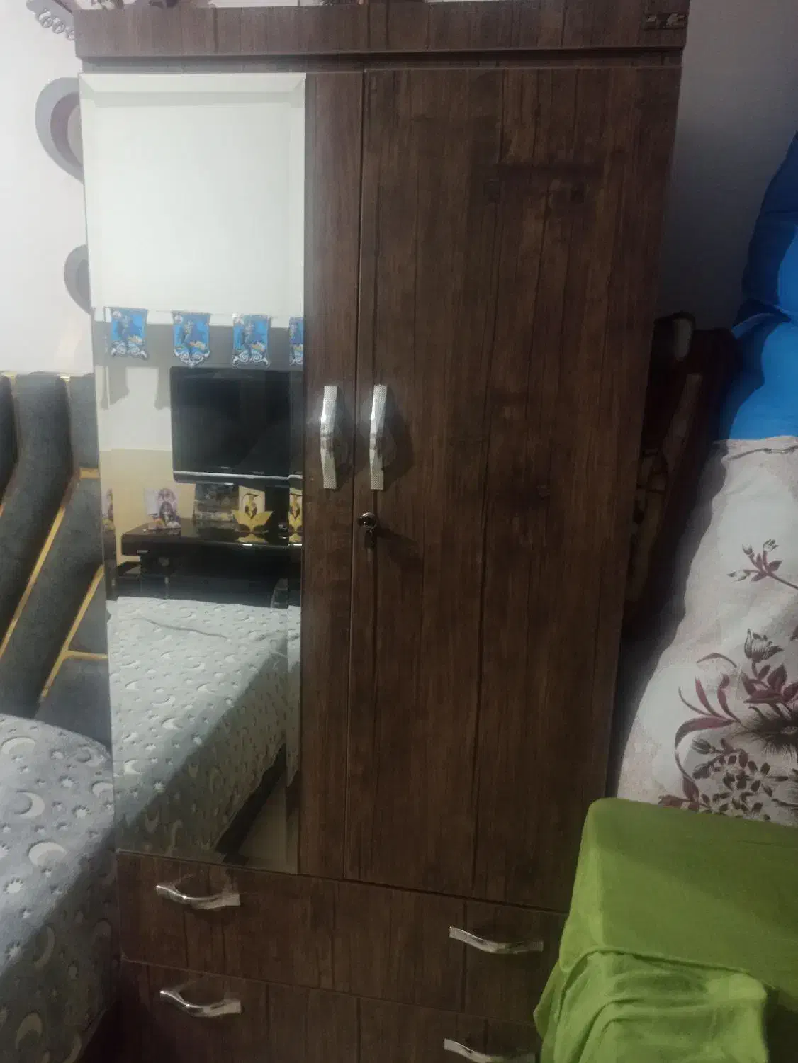 تخت خواب|تخت و صندلی بچه|شهرضا, |دیوار