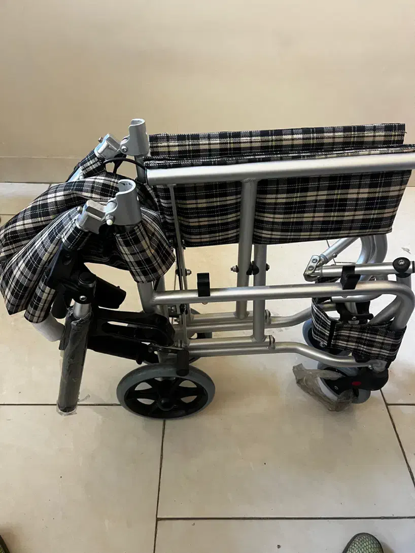 ویلچر نو  الومینوم ساخت اروپا|آرایشی، بهداشتی، درمانی|تهران, تهرانپارس غربی|دیوار