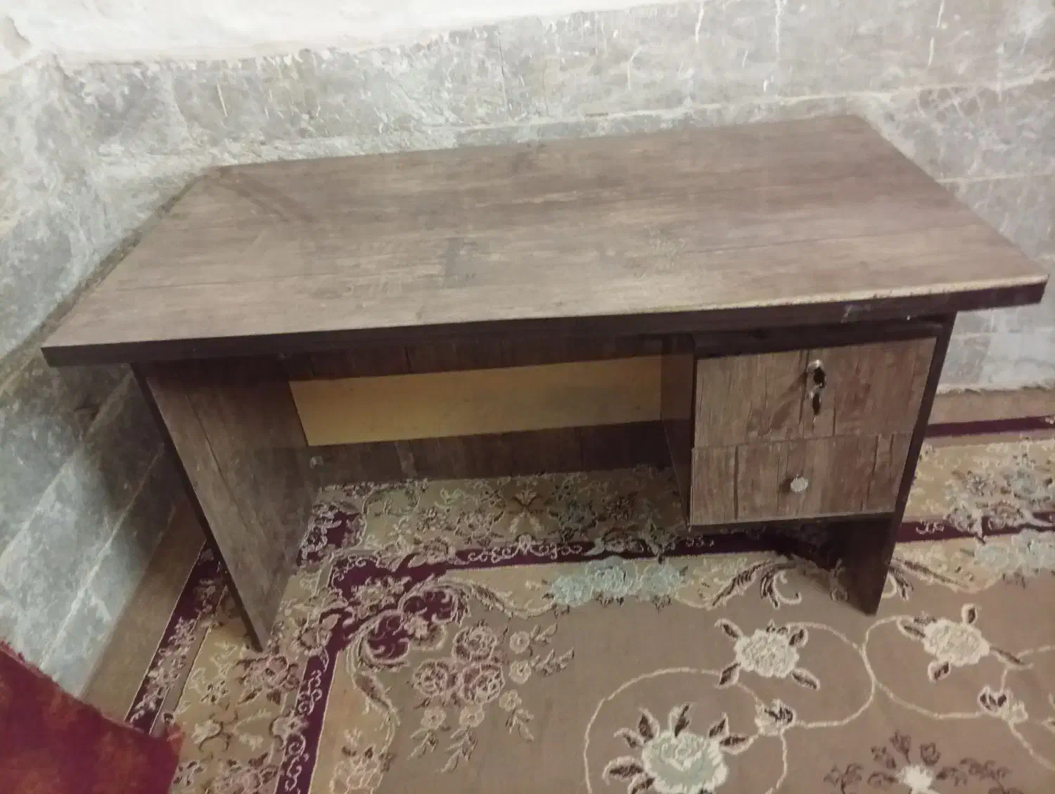 میز|میز تحریر و کامپیوتر|یزد, |دیوار