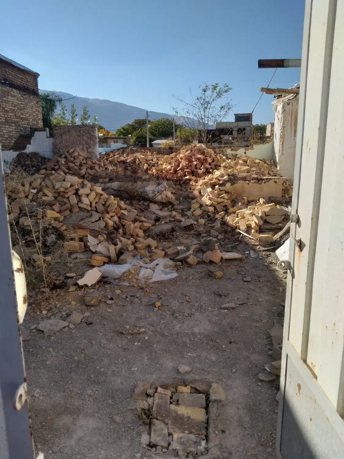 زمین ساختمانی به متراژ106متر|فروش زمین و ملک کلنگی|کیار, |دیوار