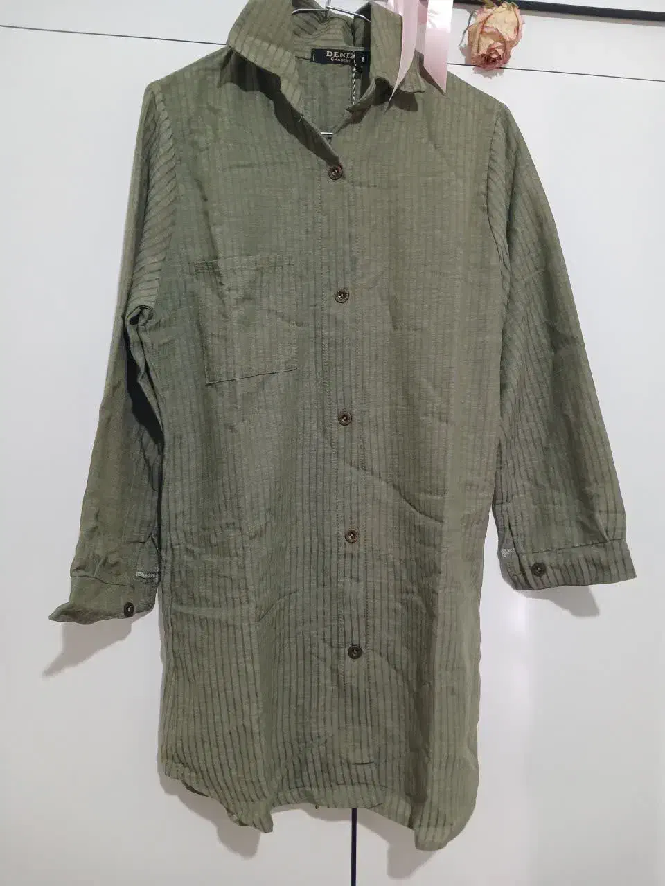 مانتو نخی|لباس|شاهین‌شهر, شهرک گلدیس|دیوار