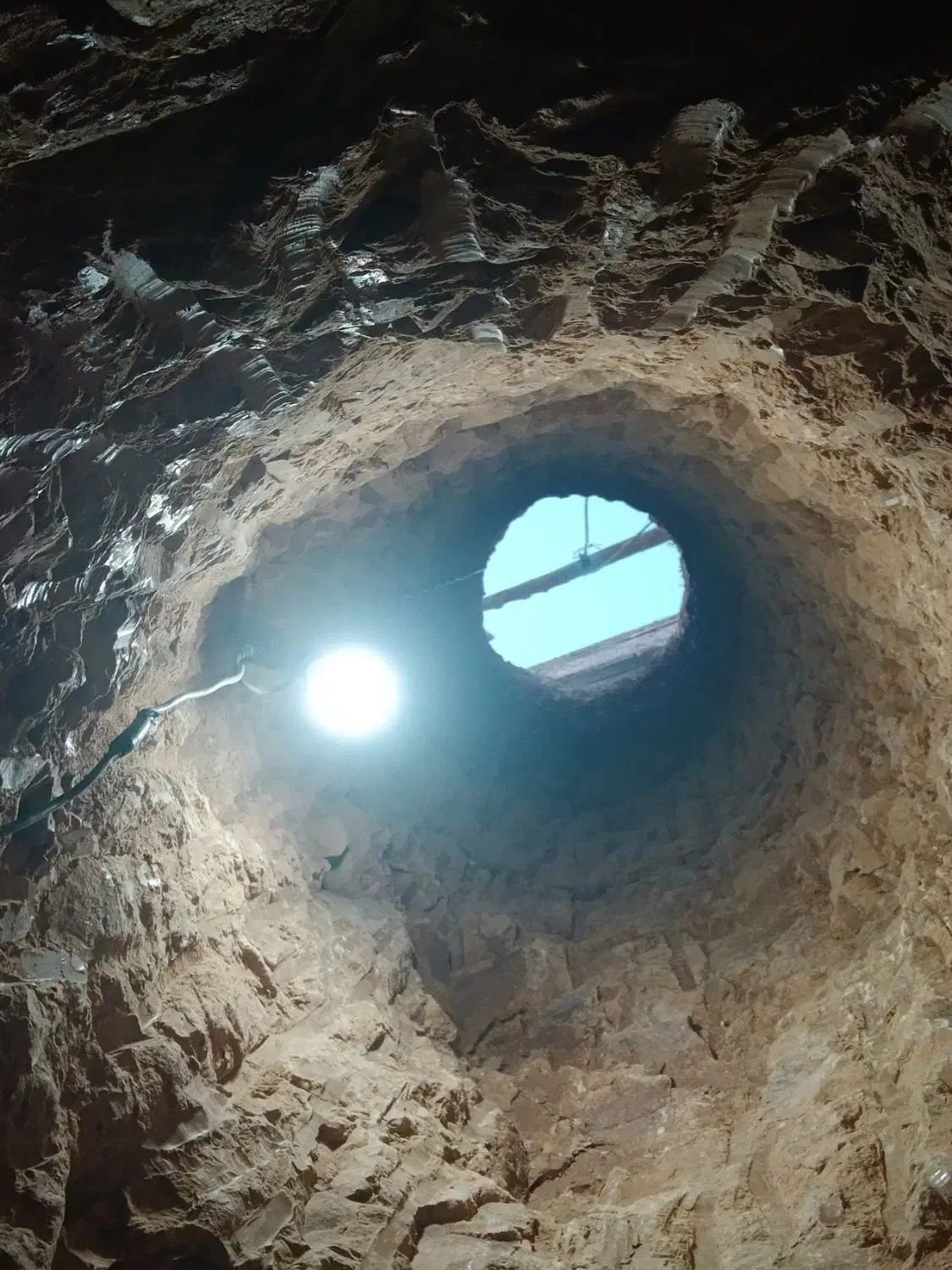 چاه کنی و تخریب|خدمات پیشه و مهارت|آشخانه, |دیوار