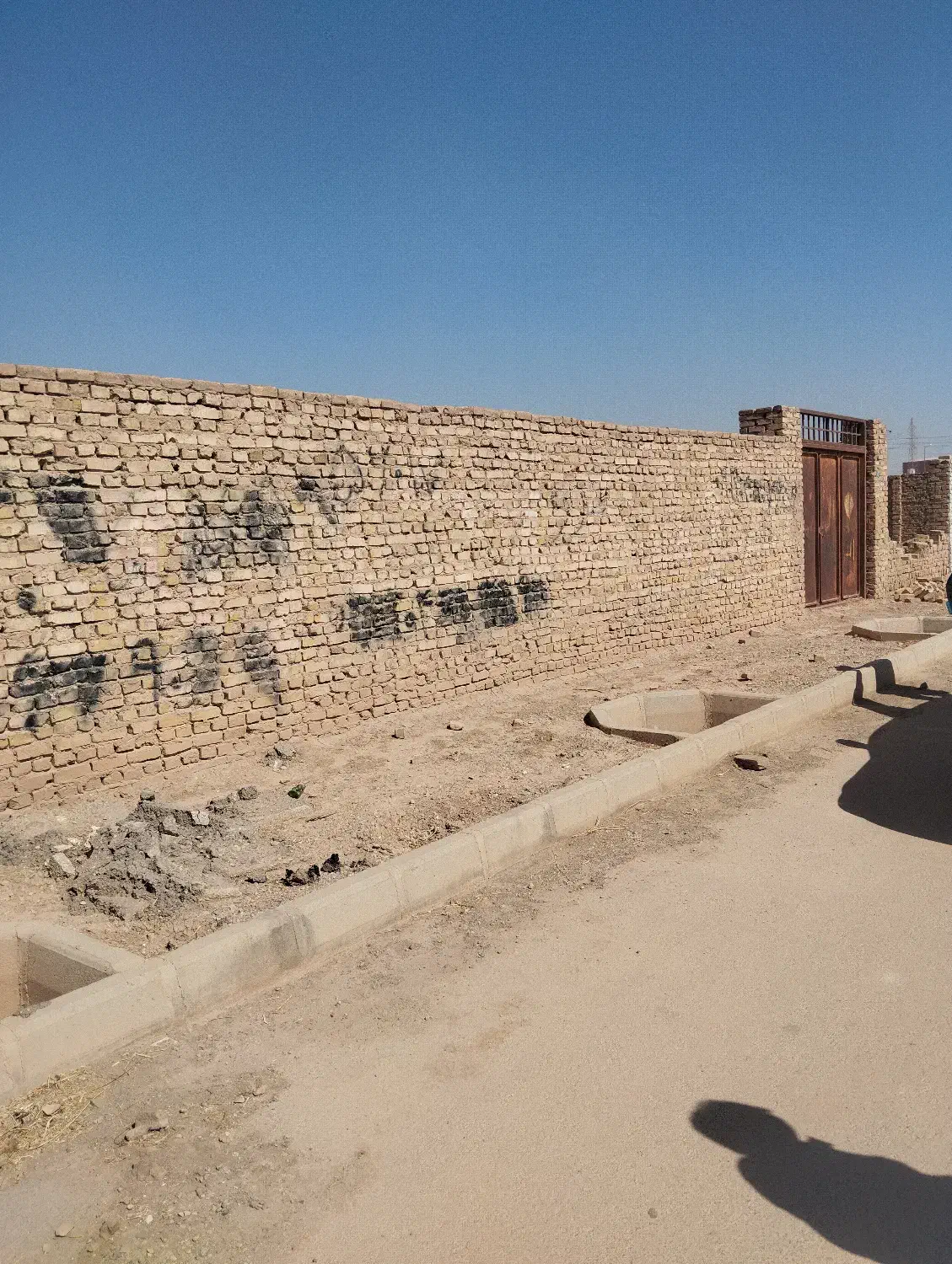 ۶۰۰مترزمین ۴دیواری ورودی حجت آباد۵۰متری جاده اصلی|اجارهٔ دفتر صنعتی، کشاورزی، تجاری|میبد, |دیوار