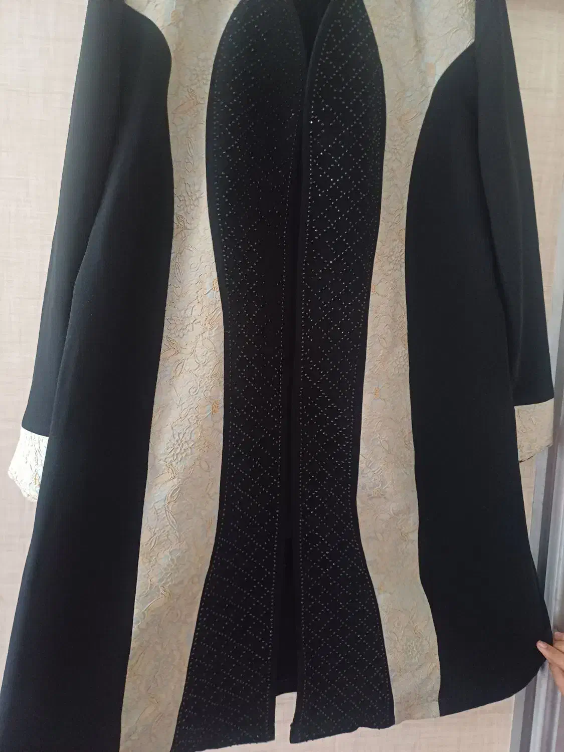 مانتومجلسی|لباس|رباطکریم, رباطکریم|دیوار