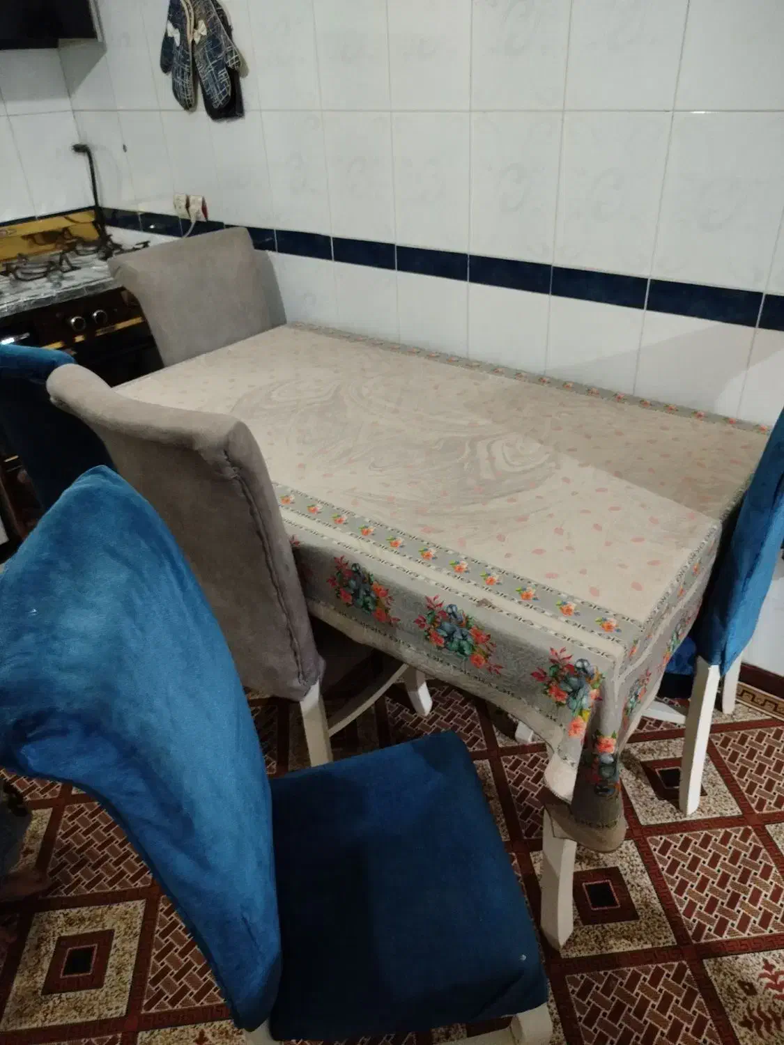 میز نهار خوری|میز و صندلی غذاخوری|آشخانه, |دیوار