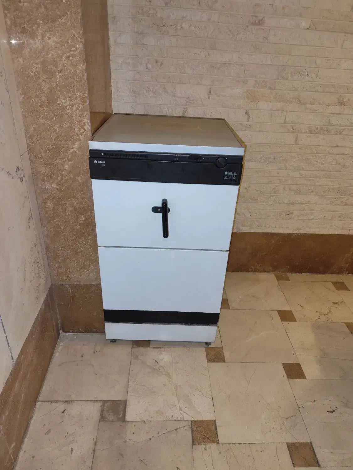 ماشین ظرفشویی سایز بزرگ ایندوزیت ایتالیا|ماشین ظرفشویی|تهران, دروس|دیوار