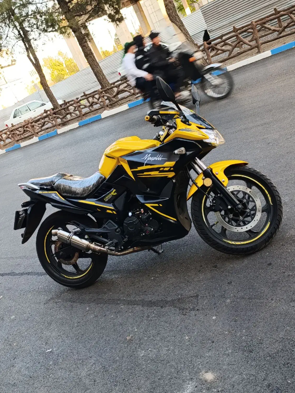 موتور مگلی مدل 1400 زرد خوش رخ|موتورسیکلت|محمدیه-قزوین, |دیوار